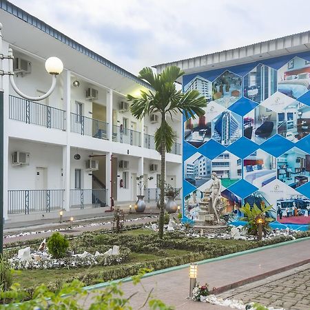 Hotel La Falaise Bonanjo Douala Bagian luar foto