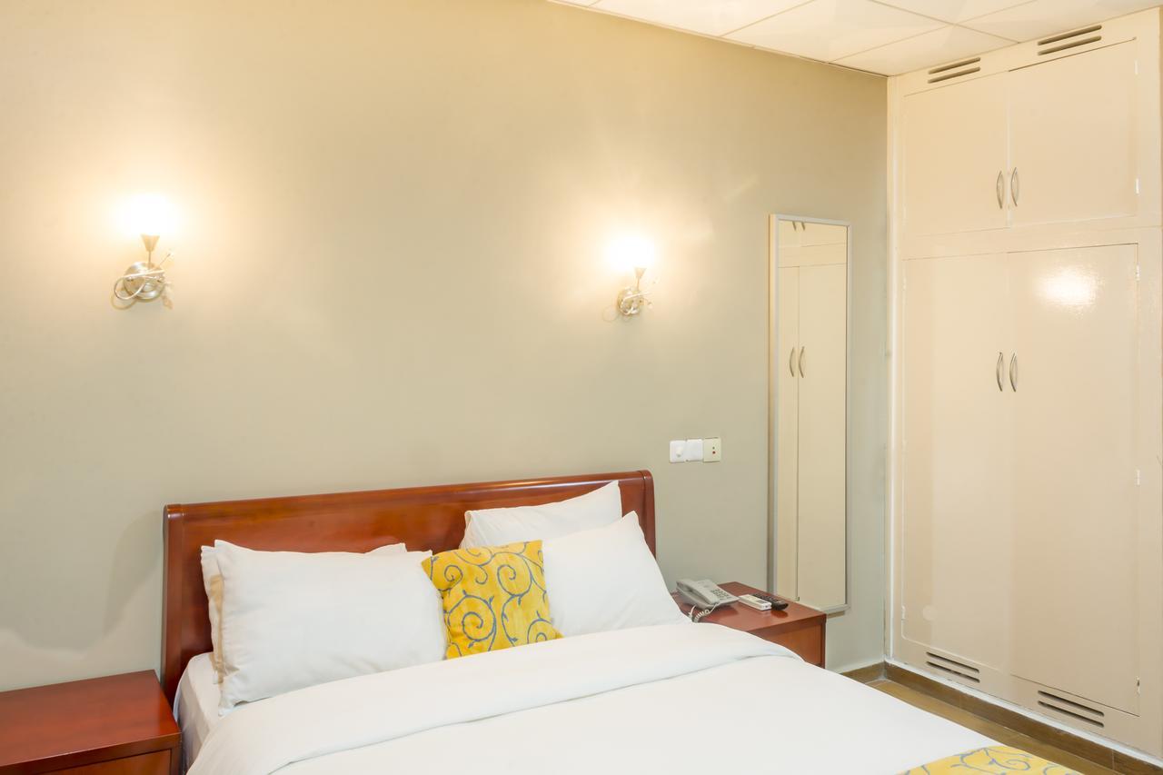 Hotel La Falaise Bonanjo Douala Bagian luar foto