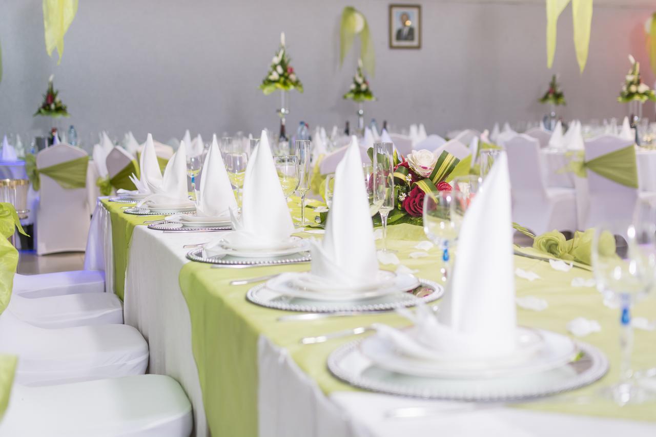 Hotel La Falaise Bonanjo Douala Bagian luar foto