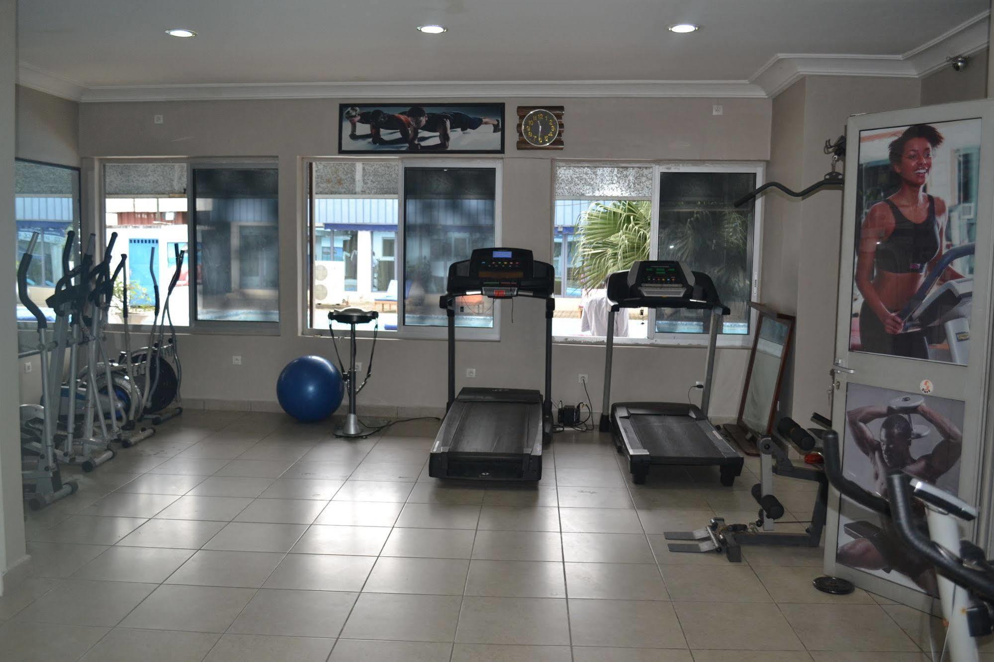 Hotel La Falaise Bonanjo Douala Bagian luar foto